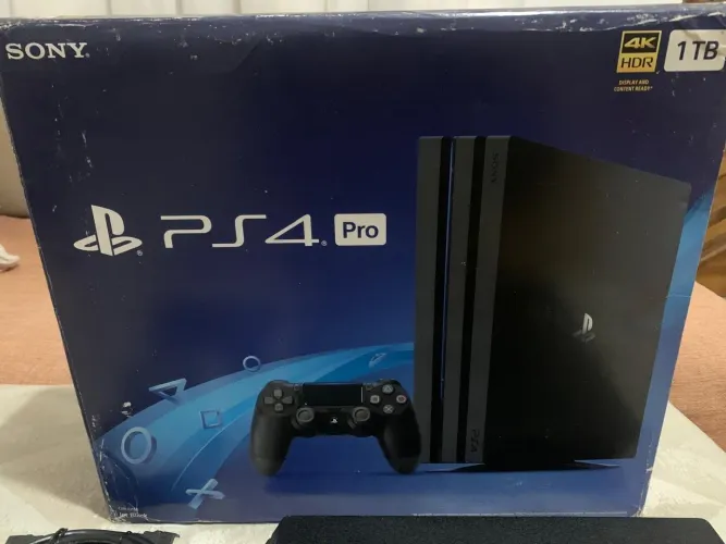 PS4 pro modelo 7215B
