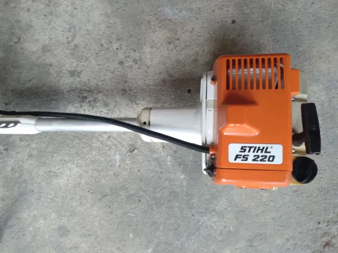 ROÇADEIRA STIHL FS 220 (ORIGINAL)