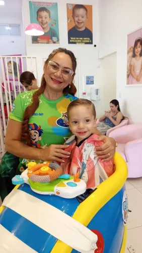 Cabeleireiro infantil e adulto a domicílio 