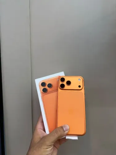 iPhone 17 Pro Max 256GB NOVO NA CAIXA COM FONTE APPLE ORIGINAL DE BRINDE