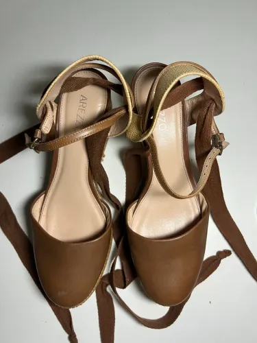 VENDO SAPATO ANABELA COM ESPADRILLE DA AREZZO