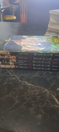 Mangás Demon Slayer volumes 7, 8, 9, 10 e 11