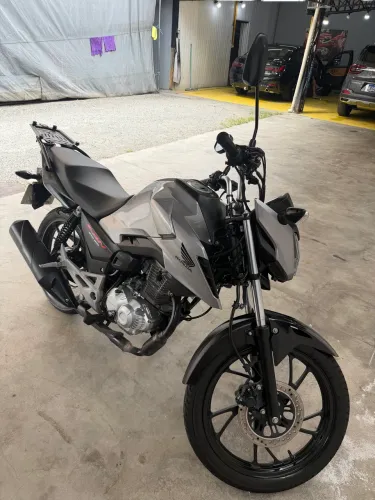 Vendo moto Honda fan 160 super nova 2026 único dono