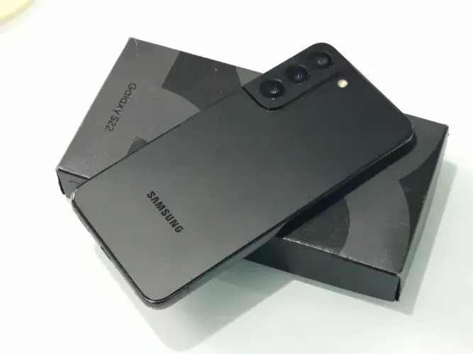 S22 128GB 8GB RAM com linha verde (Leia o anuncio)