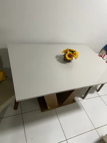 Mesa de jantar com tampo de vidro