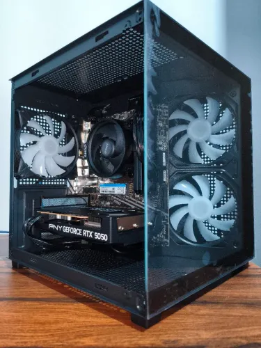PC GAMER - R5 5500 + RTX5050