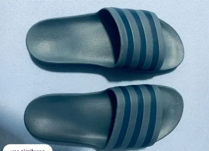 LInda chinelo adidas adilette aqua slide