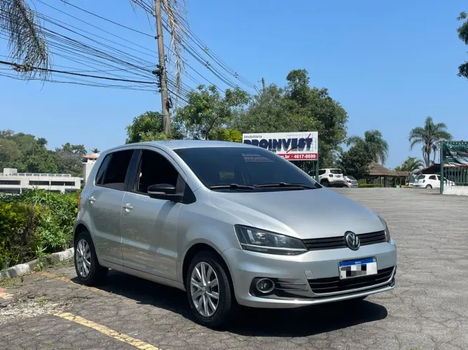 Volkswagen Fox Trendline 1.6 Flex 8V 5P 2015