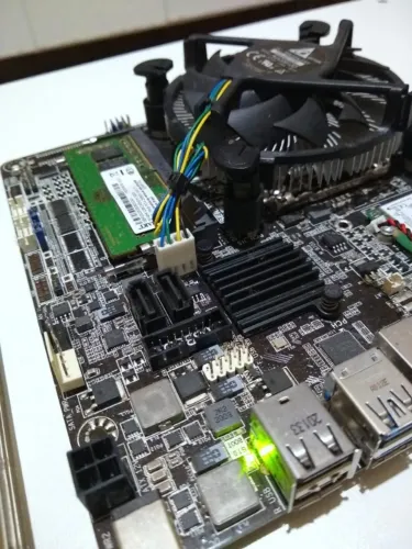 Placa Mãe LGA 1151 8gb memoria ram + Fonte + Espelho
