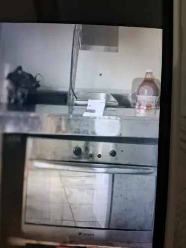 Vendo geladeira , forno a gás, manequins e churrasqueira