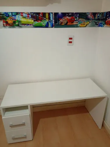 Escrivaninha planejada  infantil  MDF 