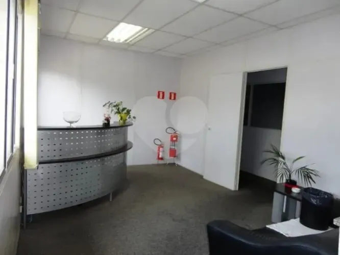 Prédio comercial no Butantã