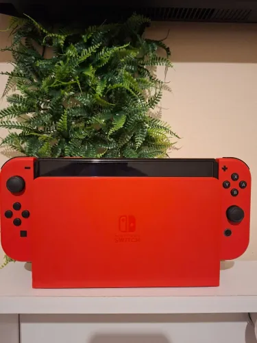 Nintendo Switch Red edition
