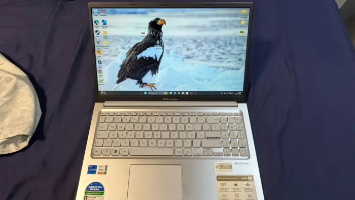 VENDO ASUS VIVOBOOK 15