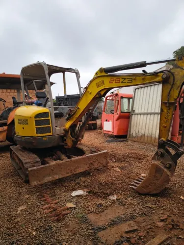 MINI CARREGADEIRA WACKER NEUSON - 28Z3/2014