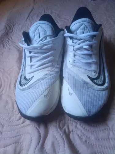 ? Tênis Nike Precision 7 - Tamanho 39 -- Branco/Preto -- Em ótimo estado