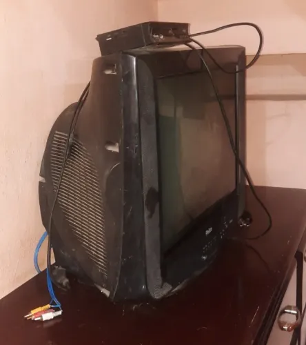 Televisão tubo 20 polegadas com coversor