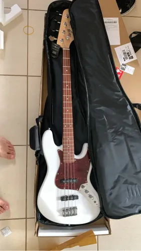 Baixo Seven Jazz Bass 4 cordas