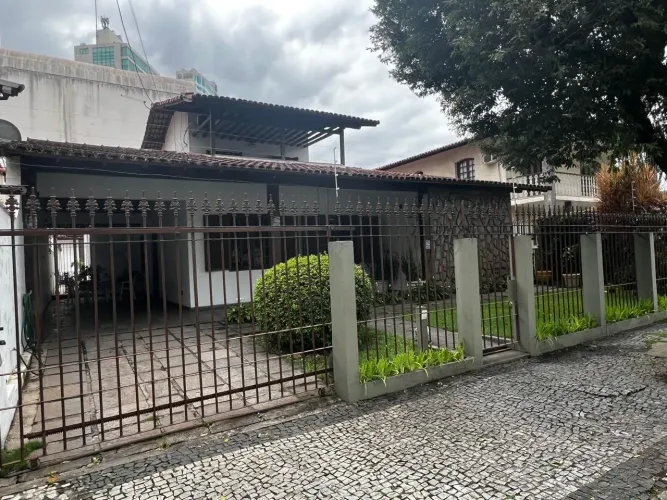 CASA DUPLEX A VENDA OU ALUGUEL NA ENSEADA DO SUÁ, PROXIMO A CHURRASCARIA VICTORIA GRILL