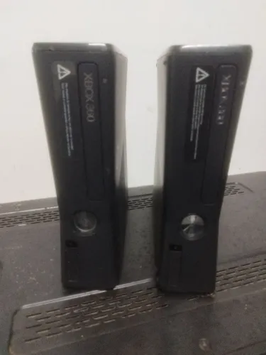 Dois Xbox 360 eslim