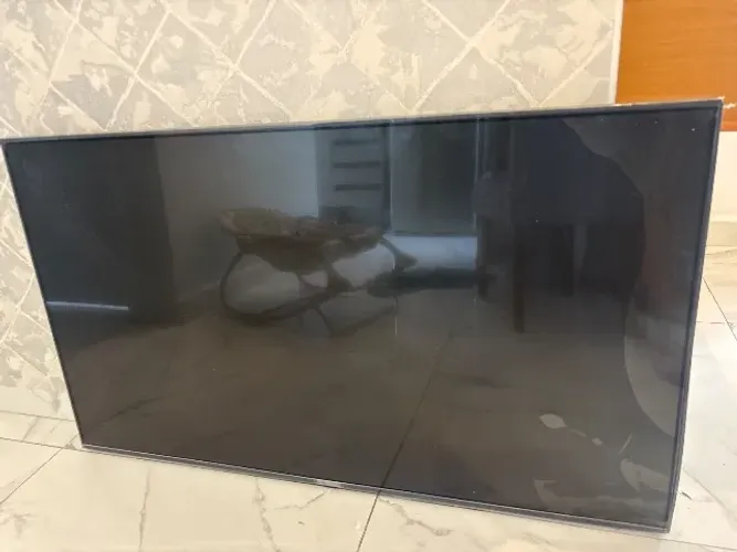 TV LG 50? 4K Smart TV 50UP7750PSB - Tela Quebrada - Para Retirada de Peças