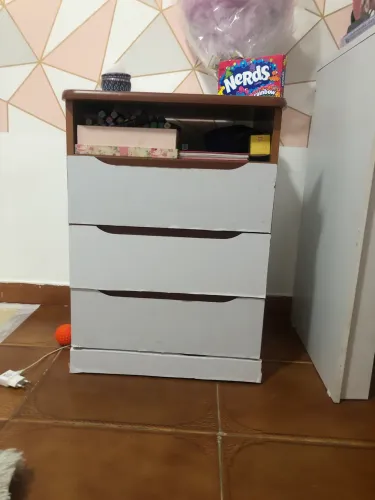 Gaveteiro/mesa de cabeceira