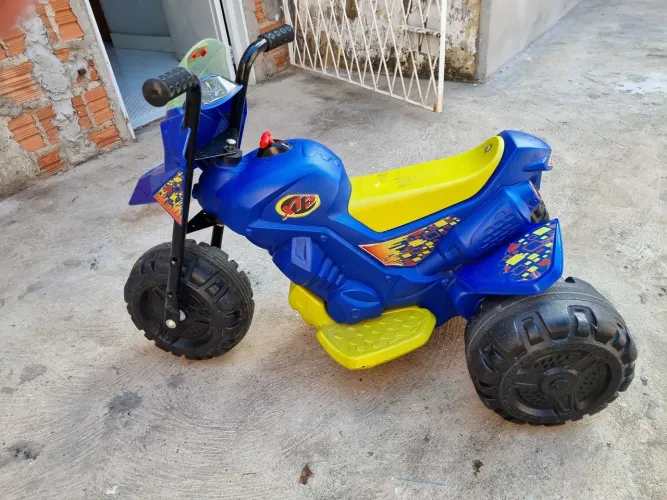 Mini moto elétrica infantil