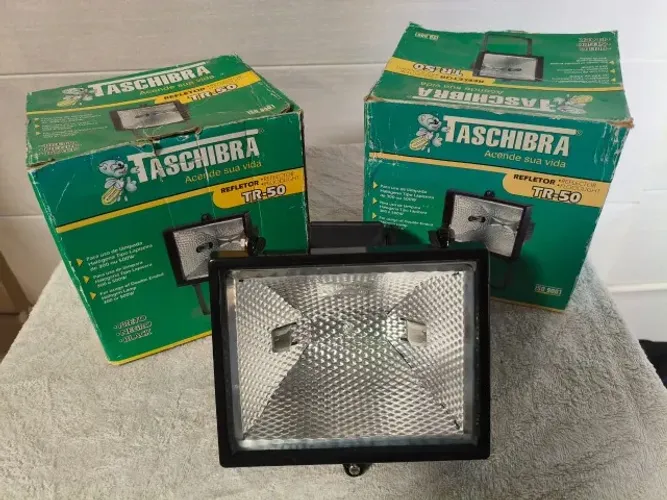Refletor Para 1 Lâmpada Halógena 300/500w Preto Taschibra