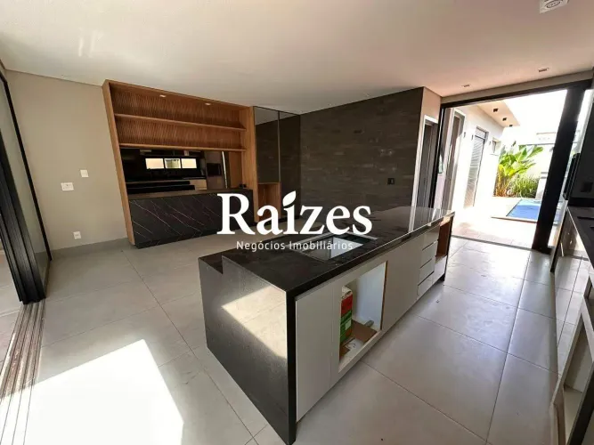 Casa Sobrado exclusivo para Locação no condomínio fechado Jardim Versailles bairro Nova Ub