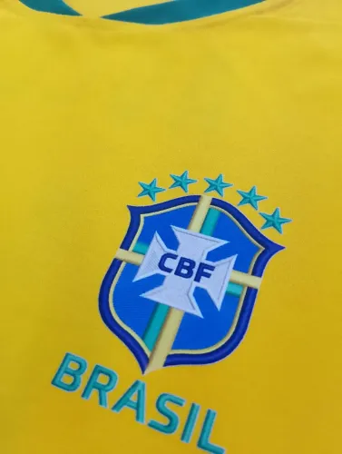 Camisa do Brasil personalizada com seu nome e número em malha PP no precinho!