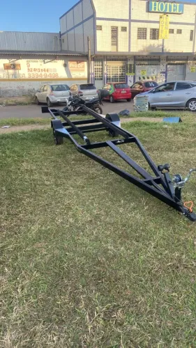 Reboque para barco indicado para transporte seguro