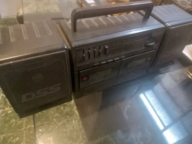 Toca fitas duplo antigo - DSS (leia anuncio).