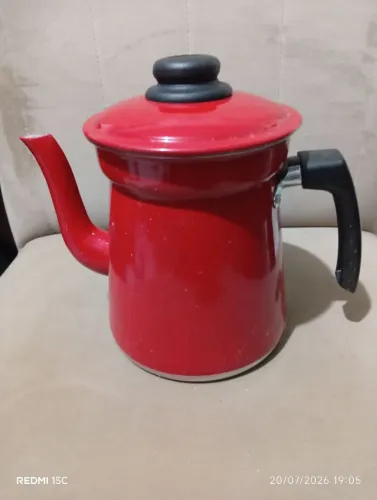 Bule vermelho antigo