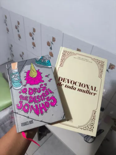 2 livros cristãos( devocional)