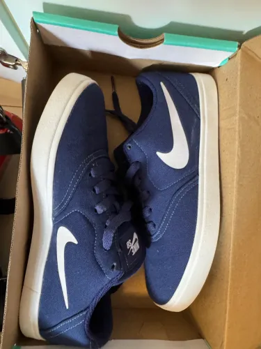 Vendo tênis Nike - Nunca usado, tamanho 36