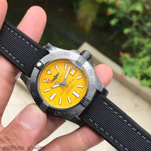 Relógio Breitling avenger 
