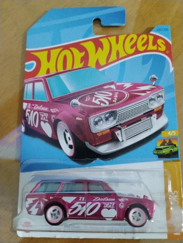 Hot Wheels Datsun Bluebird Wagon Super t hunt.