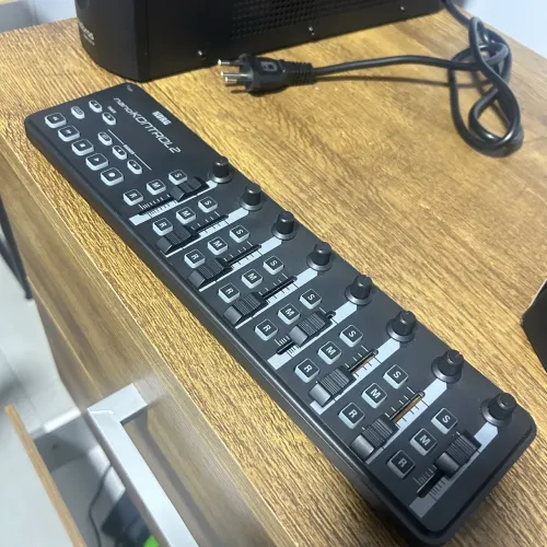 Korg Nanokontrol 2