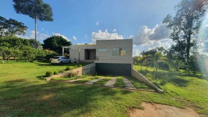 LINDA CASA EM JABOUTICATUBAS