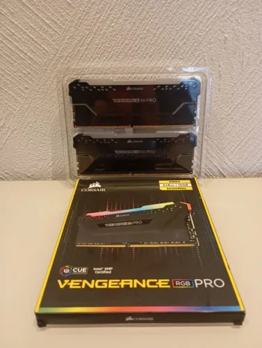 Memoria DDR4 Vengeance RGB Pro 16 GB (2×8) 3000 MHz