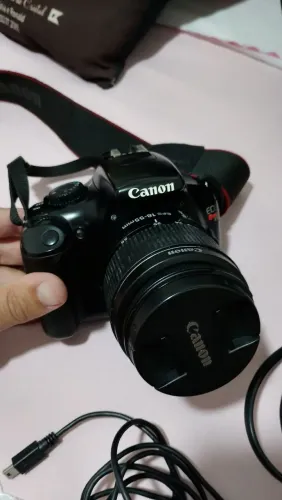 Vendo Câmera CANON T3.  Não aceito troca, ACEITO OFERTA 