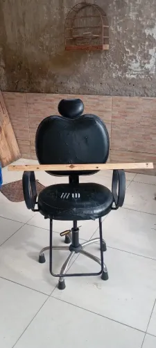 CADEIRA DE BARBEIRO+BANCADA