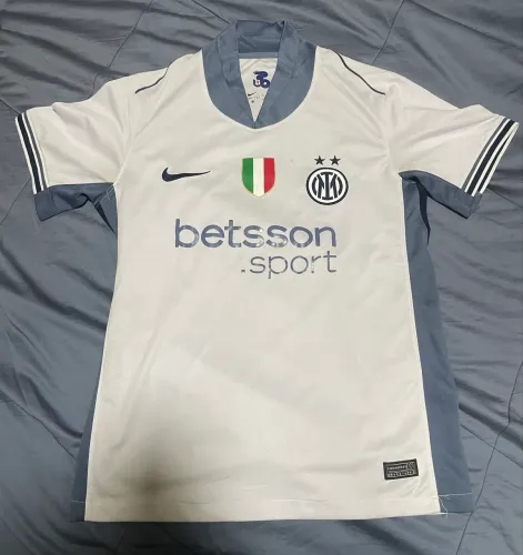 Camisa Inter de Milão Tamanho M Usada