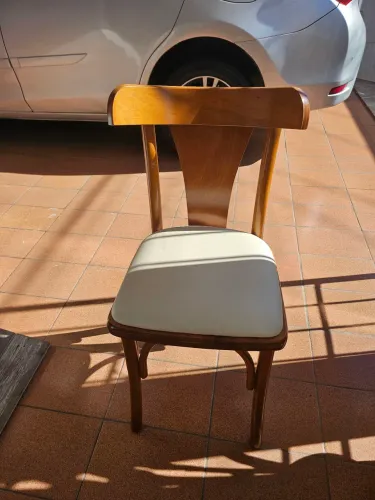 COMPRO ESTA CADEIRA DE MADEIRA