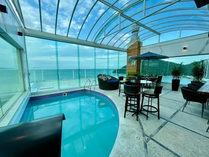 cobertura frente mar 7 suites bc