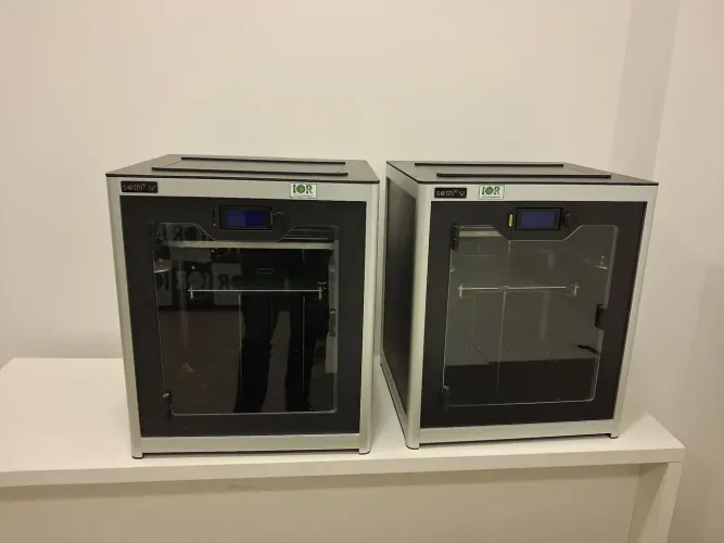 Vende-se duas impressoras Sethi 3d S2