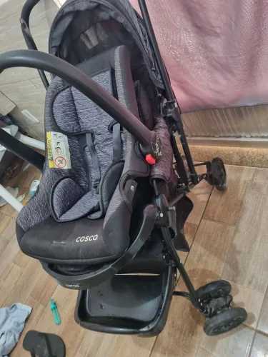 Vendo carinho bebe completo 500 reais