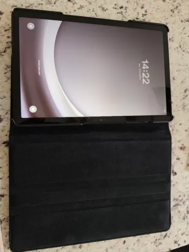 Tablet Samsung A9+ preto com capa. 11 polegadas. 64 GB.