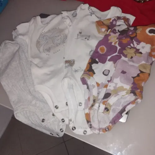 Roupas Rn da Carter's. 4 sem manhã e 3 pagão.