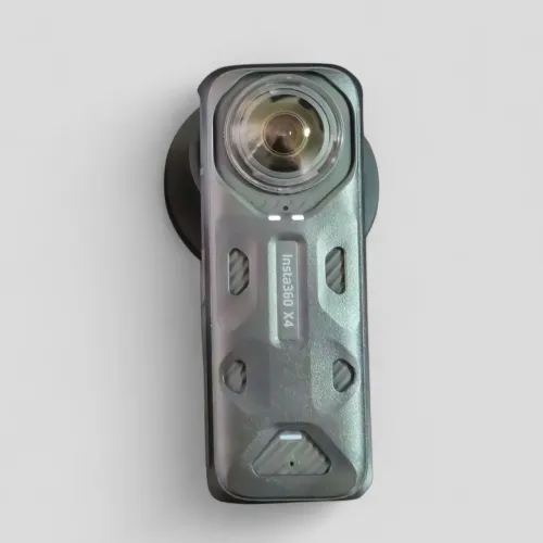 Insta360 X4